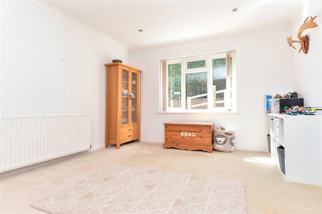 Additional image 9 of Chestnut Avenue, Barton on Sea, New Milton, Hampshire, BH25