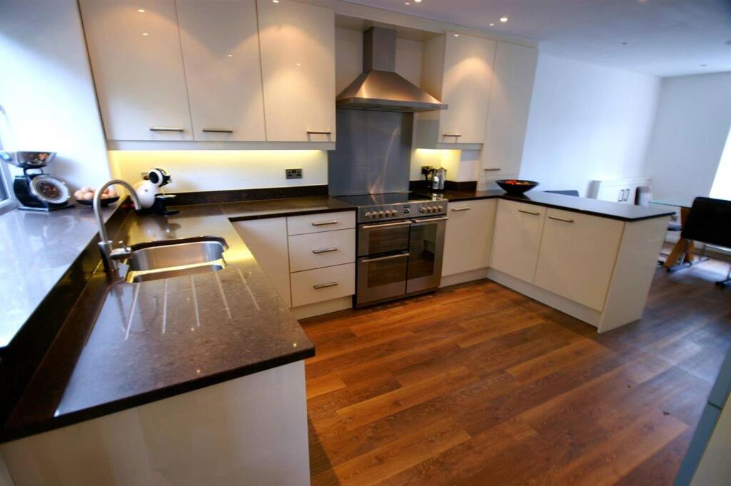 Additional image 23 of Top `oth` Wallsuches, Horwich