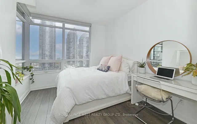 Additional image 8 of 36 Park Lawn Rd Unit 1202