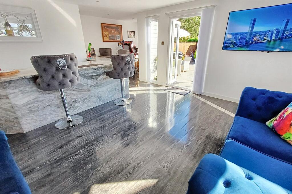 Additional image 4 of Verwood