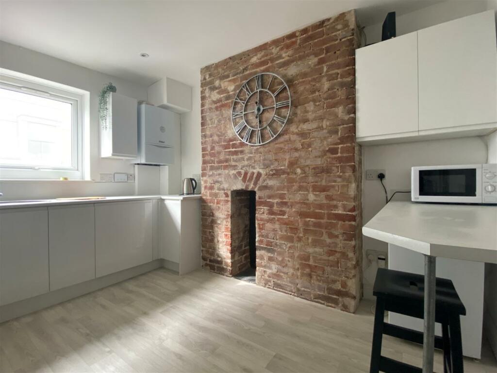 Additional image 2 of London Road - Smart & Spacious