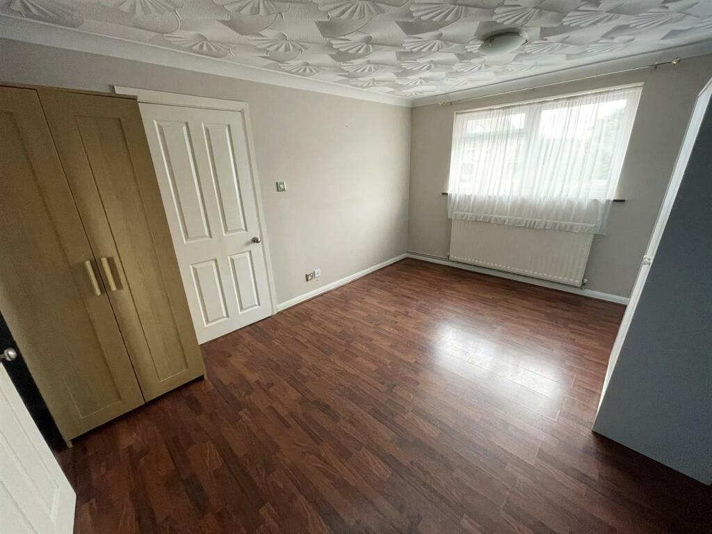 Additional image 9 of Warbler Close, Upton