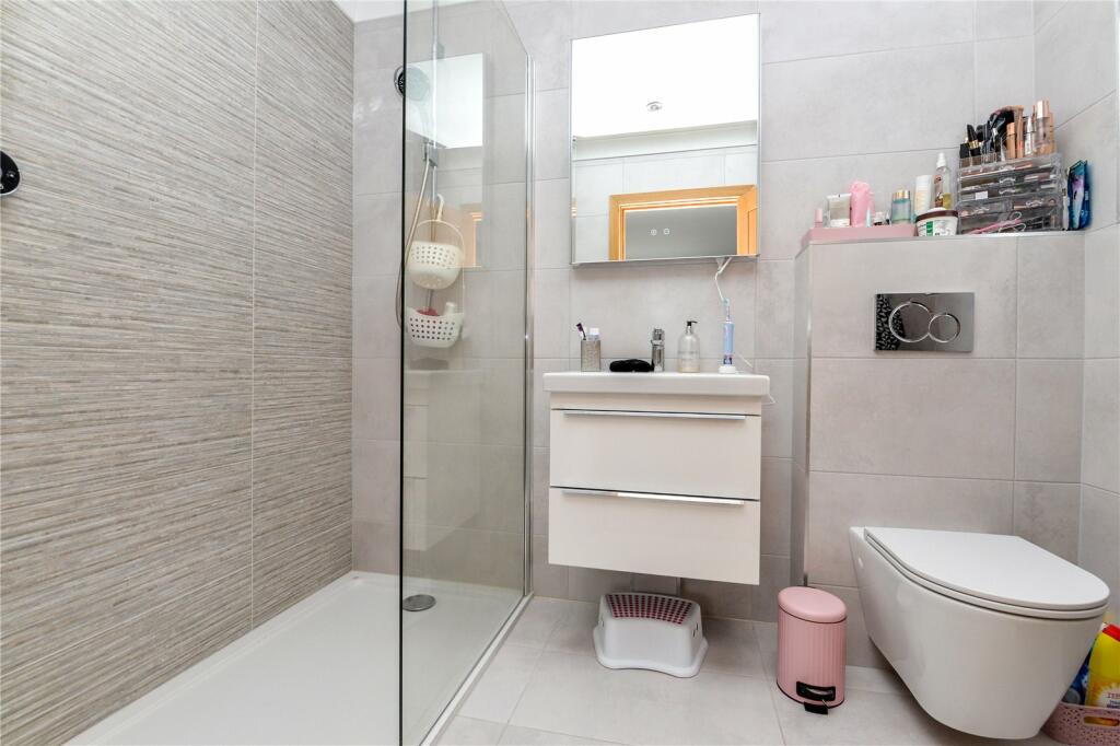 Additional image 10 of York Avenue, New Milton, Hampshire, BH25