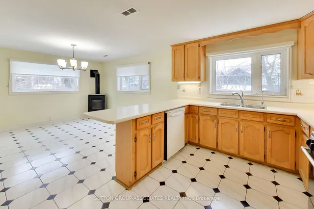 Additional image 13 of 1 Burlington Cres