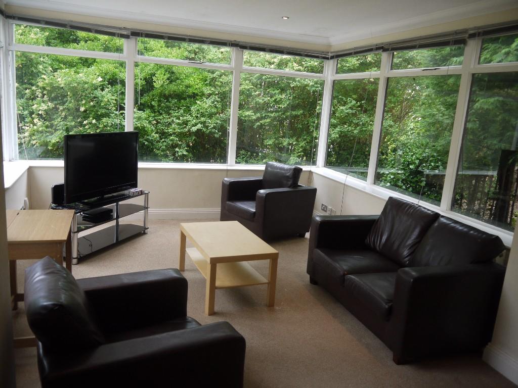 Additional image 10 of 2 Double Bedroom Student Garden Apartment - Rushton Crescent