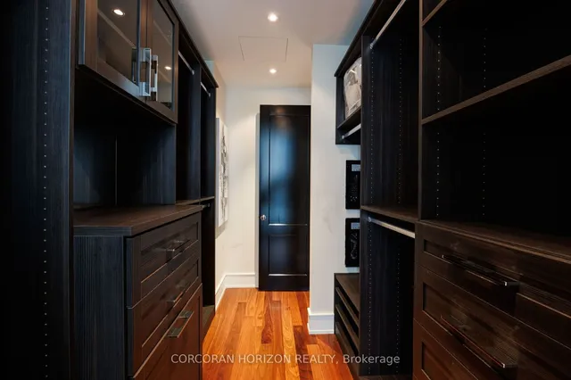 Additional image 32 of 183 Wellington St Unit 2403