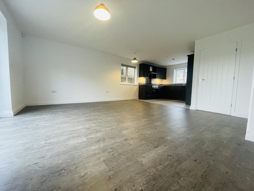 Additional image 3 of Saddle Close