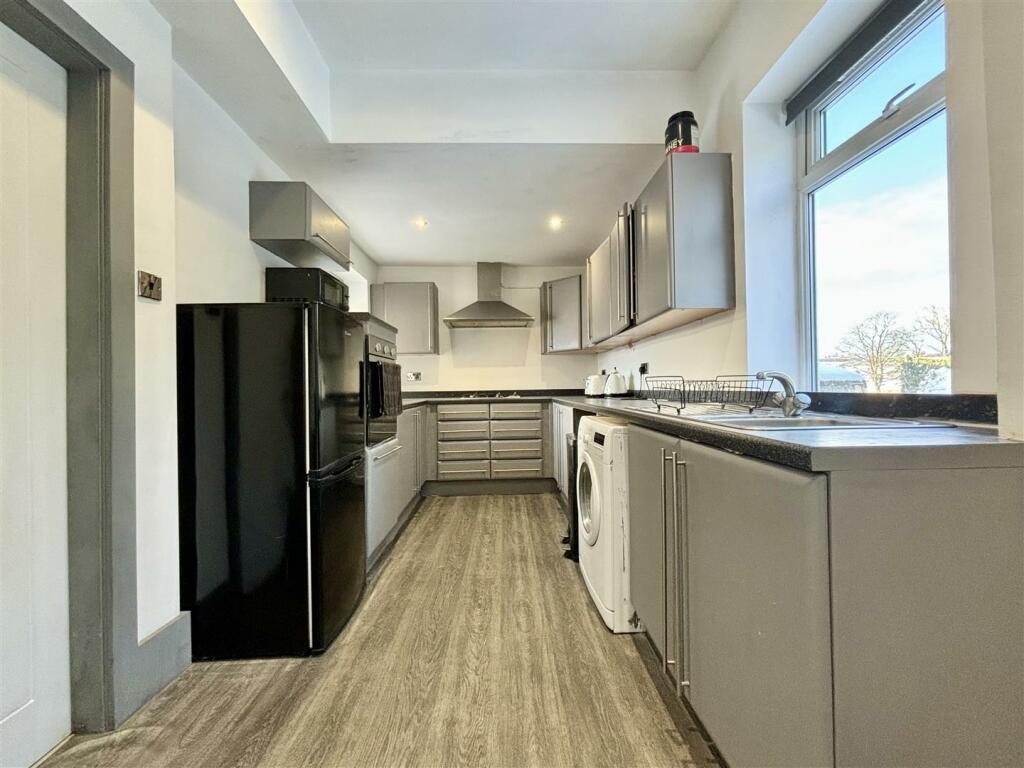 Additional image 2 of Windsor Grove Bradford