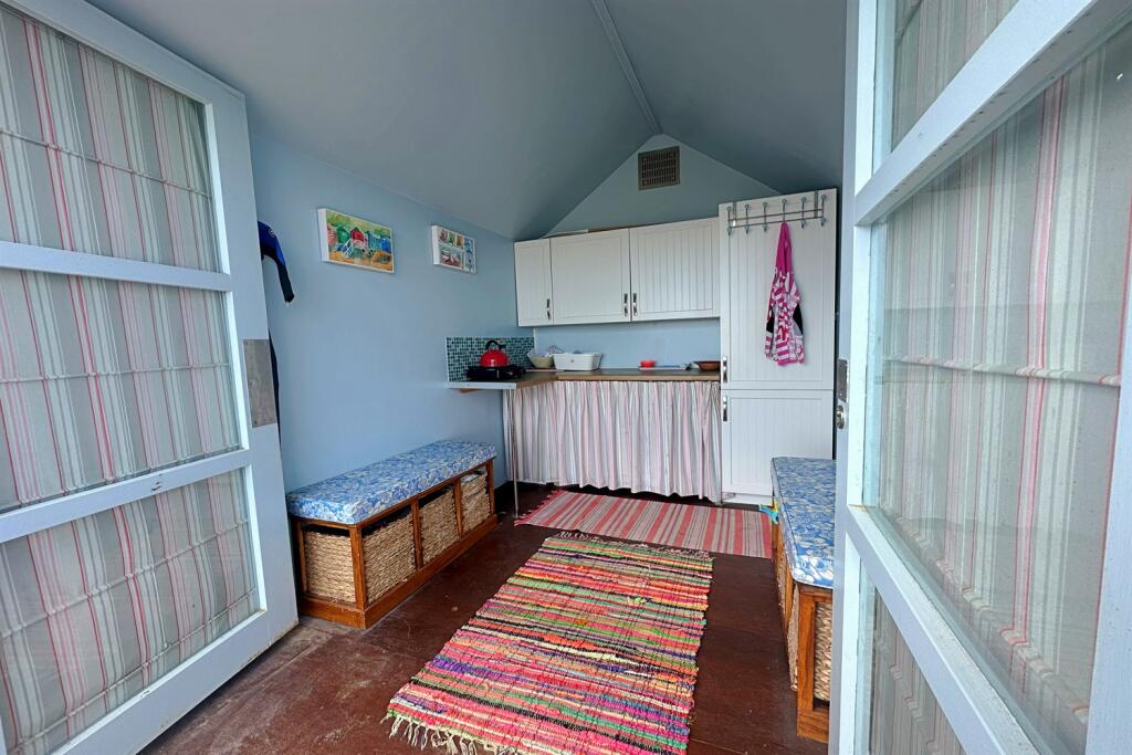 Additional image 3 of Alum Chine