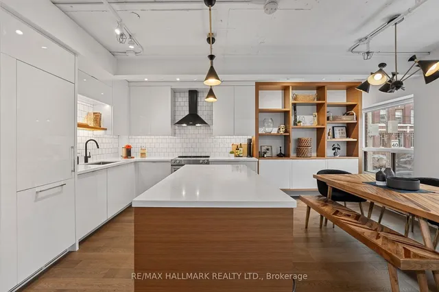 Additional image 8 of 326 Carlaw Ave Unit 106