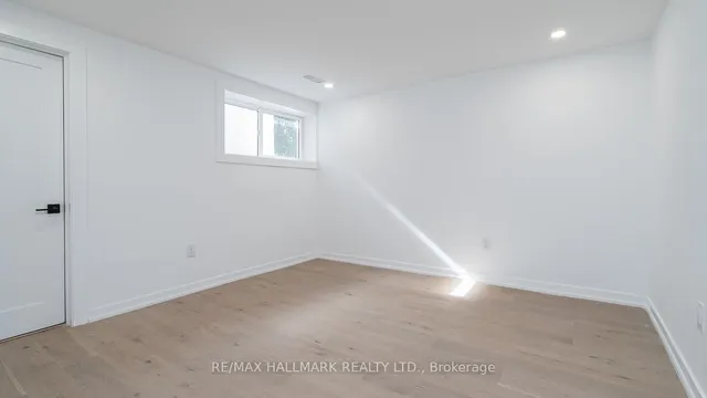 Additional image 31 of 118 Clifton Ave