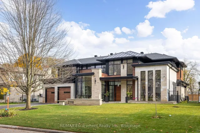 Additional image 38 of 2110 Blyth Cres