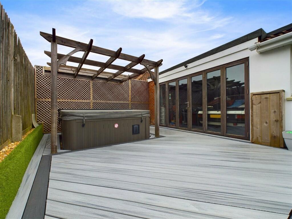 Additional image 14 of Bramber Close