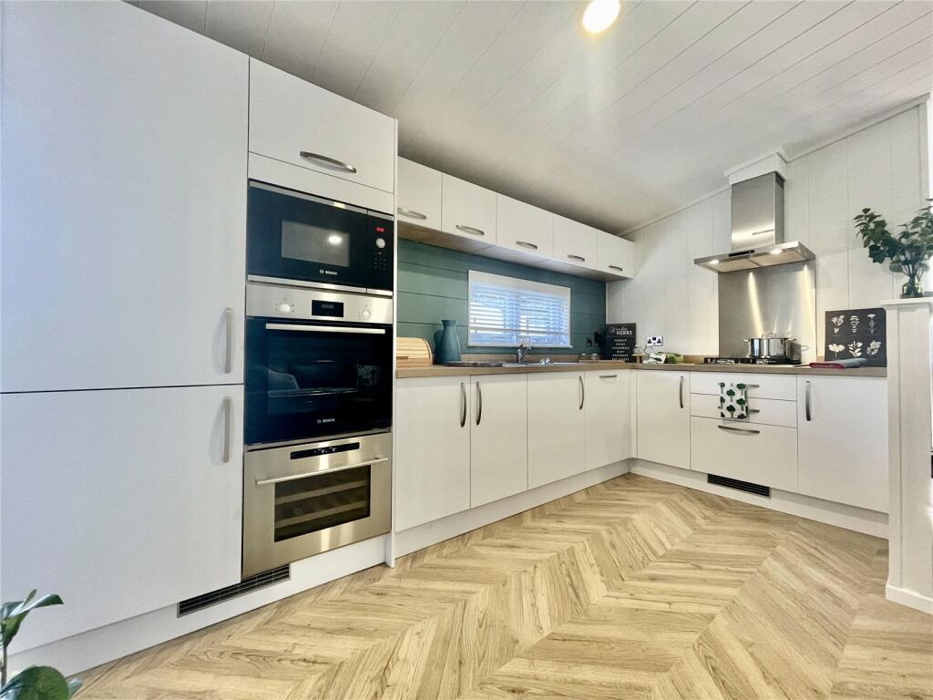Additional image 4 of Sandhills Holiday Park, Avon Beach, Mudeford, Christchurch, BH23