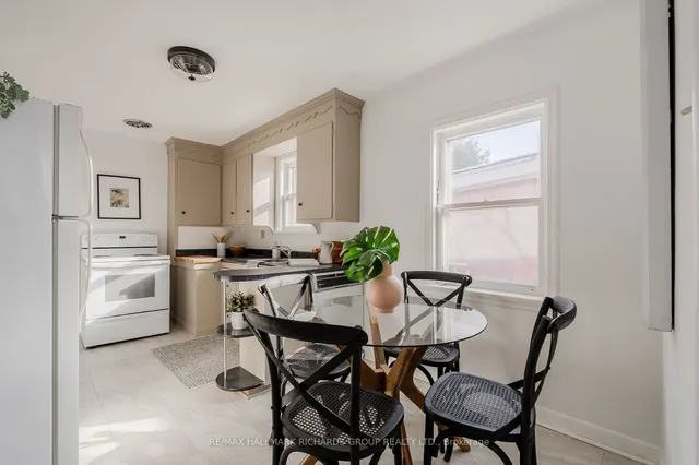 Additional image 5 of 19 Hart Ave