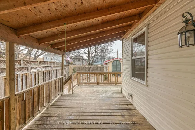 Additional image 8 of 33 Mayflower Ave