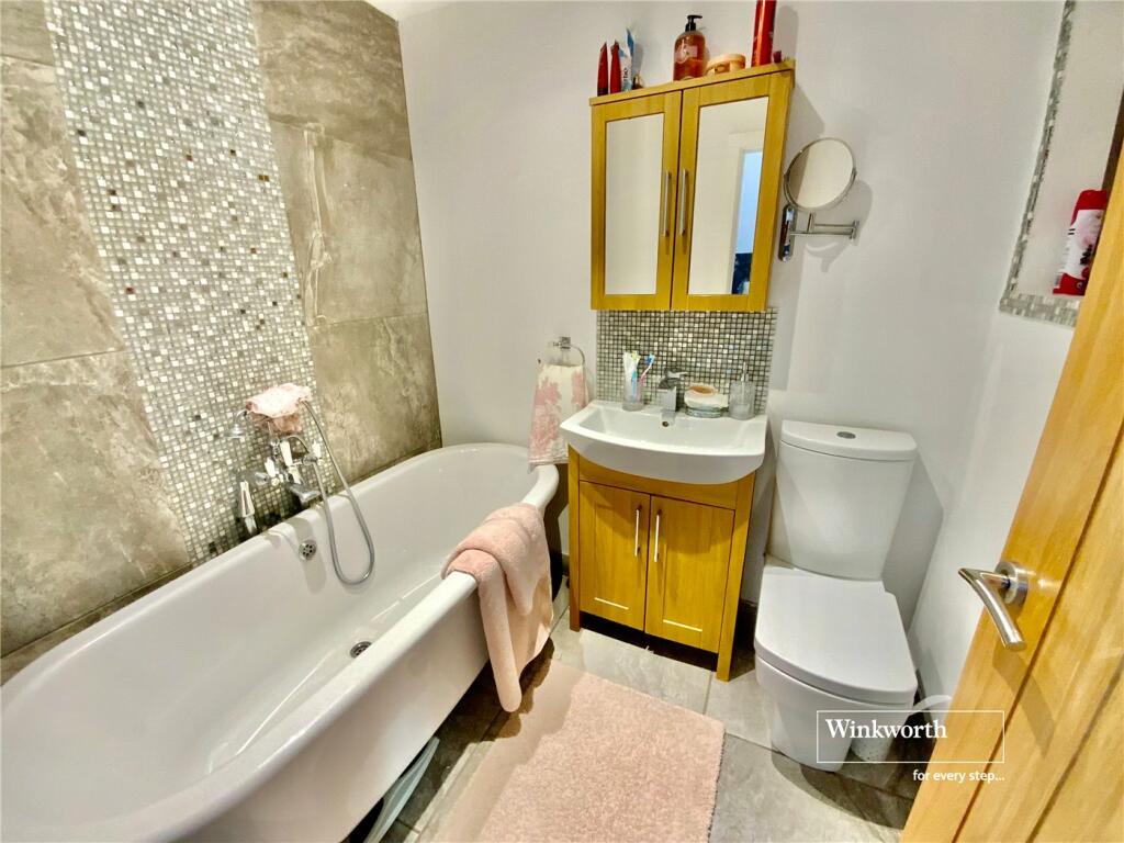 Additional image 15 of East Cliff Way, Christchurch, BH23