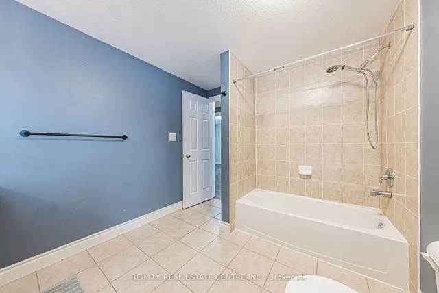 Additional image 26 of 524 Country Clair Pl