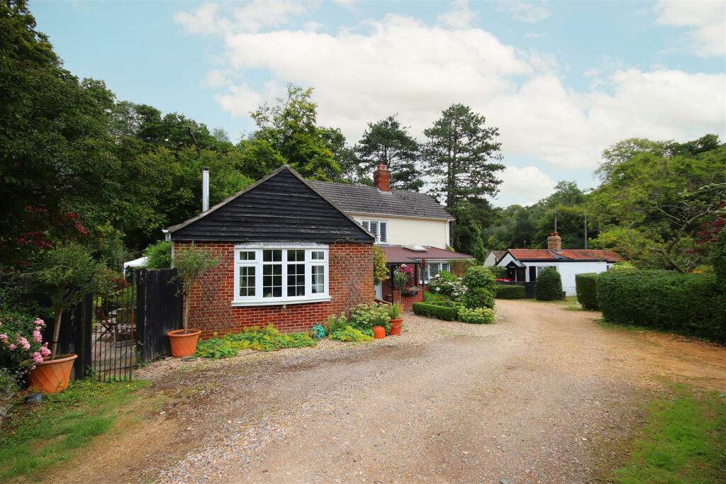 Additional image 21 of Lester Square, Burley,