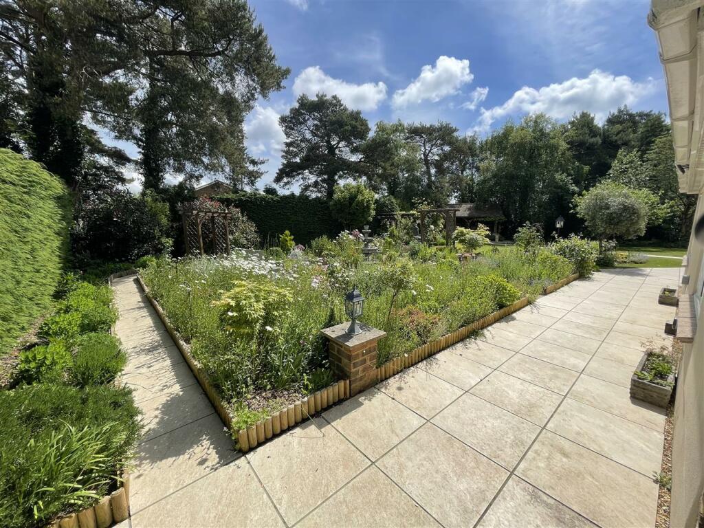 Additional image 38 of Lone Pine Drive, West Parley