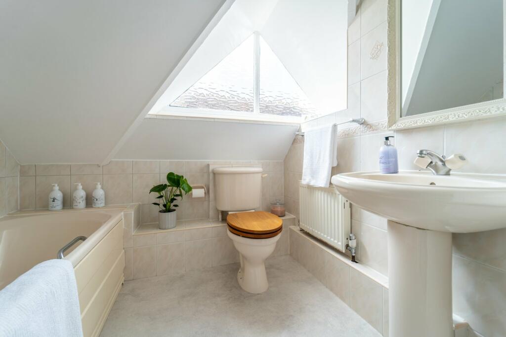 Additional image 49 of Ossemsley, Christchurch, BH23