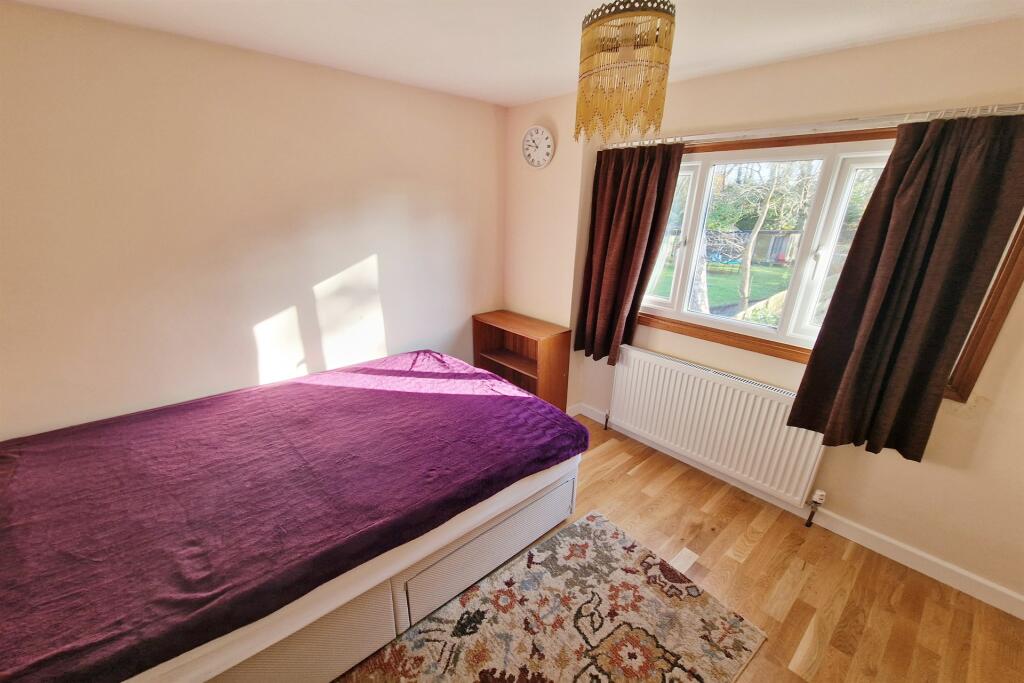 Additional image 3 of Broadstone