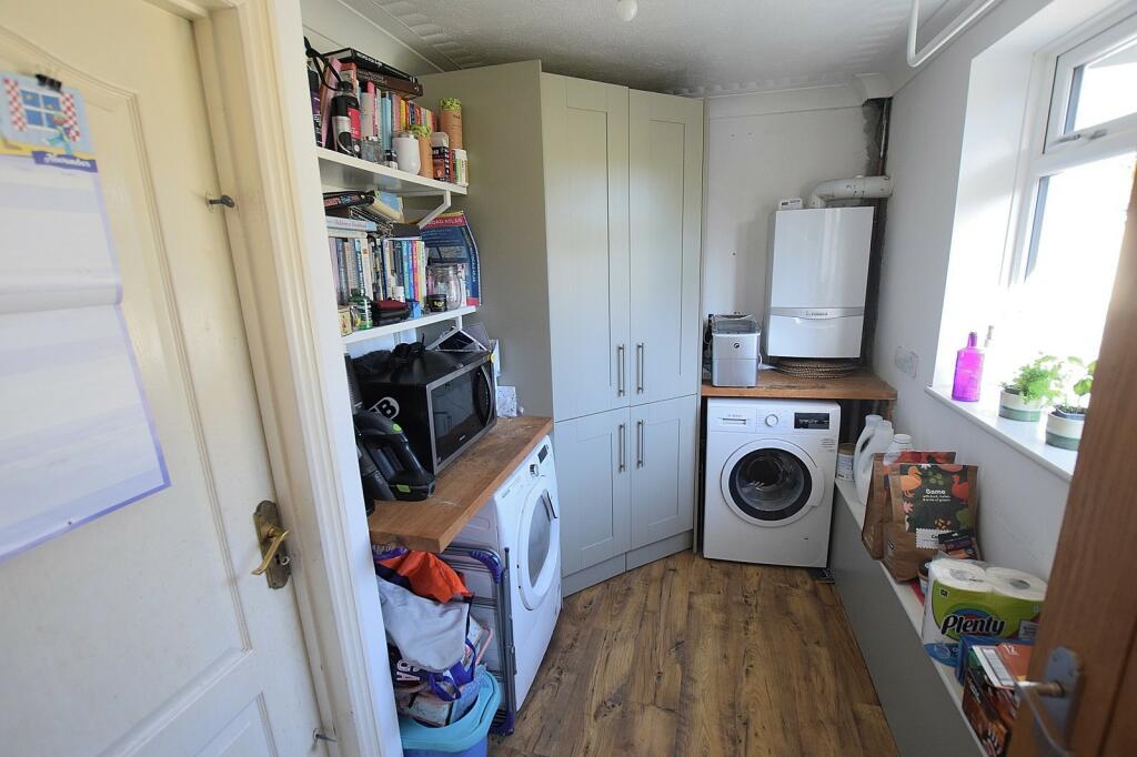 Additional image 5 of Barton Court Avenue, Barton On Sea, New Milton, Hampshire. BH25 7EP