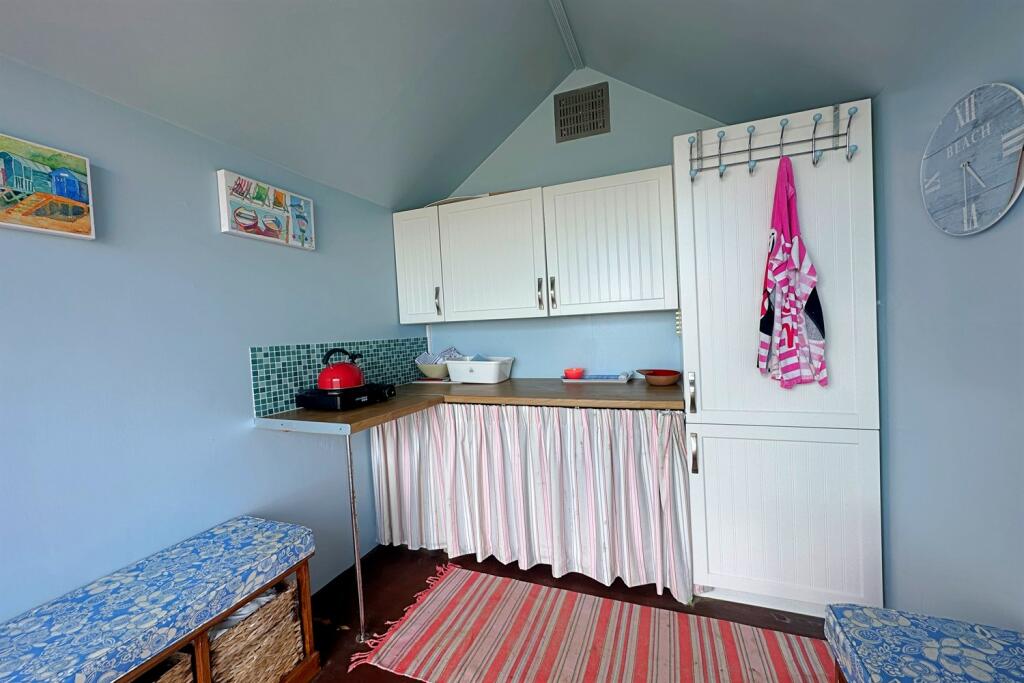 Additional image 6 of Alum Chine