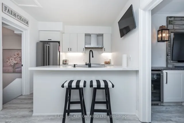 Additional image 16 of 905 & 907 Glencairn Ave