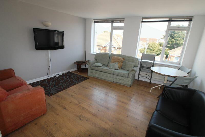 Additional image 5 of AVAILABLE FOR STUDENTS FROM 1ST SEPTEMBER 2025-4 Bedroom Student Flat -Bournemouth