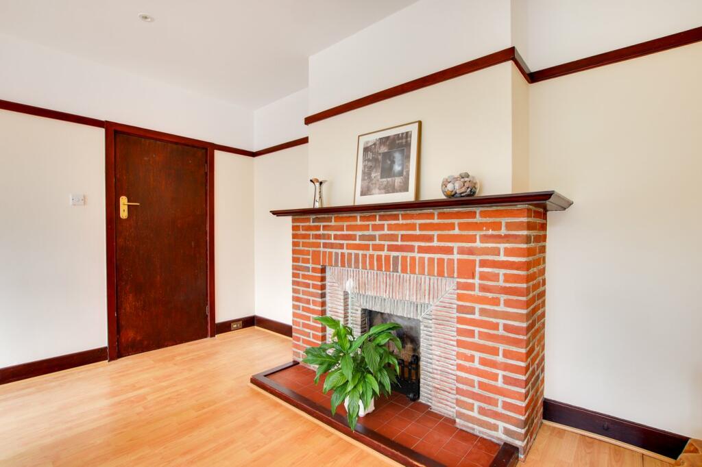 Additional image 8 of Chestnut Avenue, Barton on Sea, New Milton, BH25