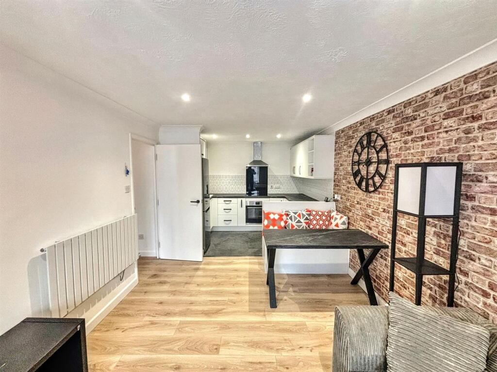 Additional image 5 of Snowdon Close, Eastbourne