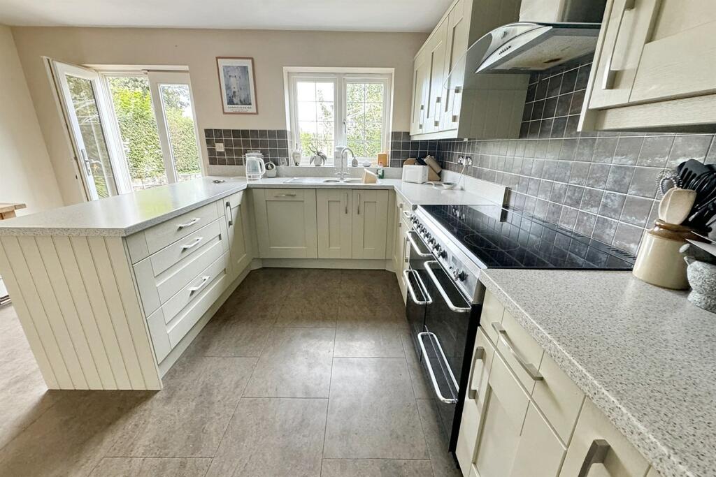 Additional image 8 of Horton