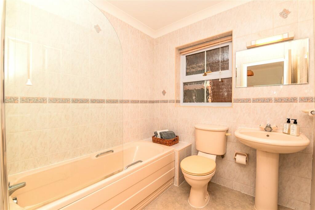 Additional image 7 of The Cottages, 2 Marine Drive, Barton on Sea, Hampshire, BH25