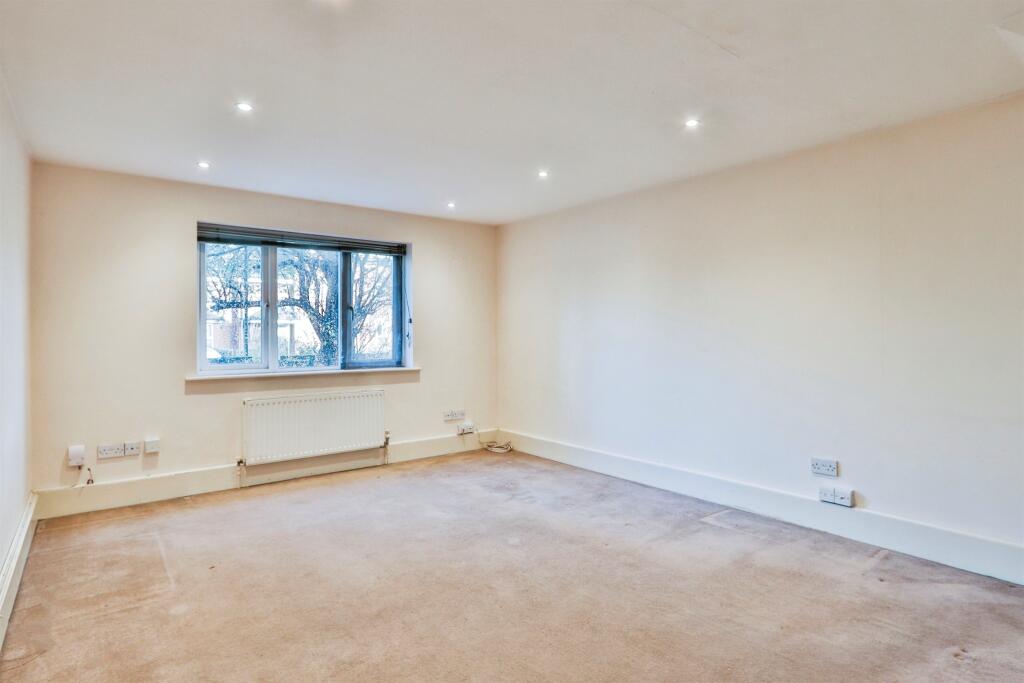 Additional image 15 of Holdenhurst Road, Bournemouth