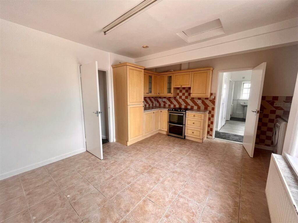 Additional image 14 of High Street, Wimborne