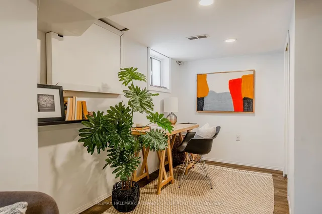 Additional image 15 of 398 Coxwell Ave