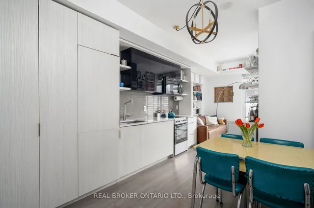 Additional image 11 of 6 Parkwood Ave Unit 401