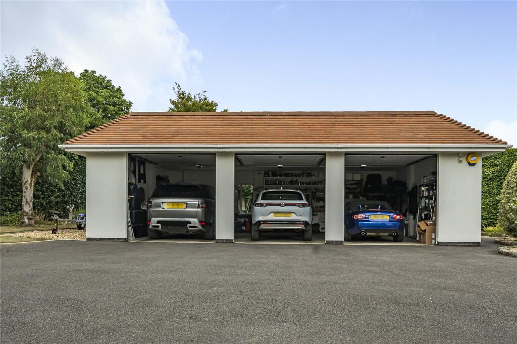 Additional image 38 of Barton Common Road, Barton On Sea, Hampshire, BH25