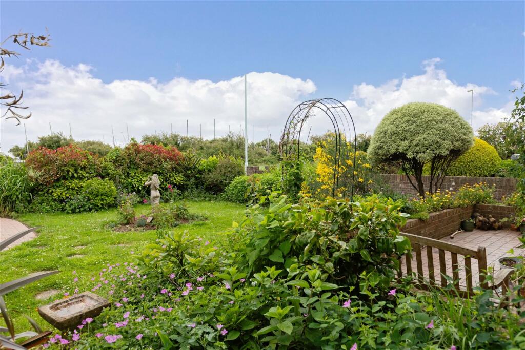 Additional image 15 of Marine Crescent, Goring-by-Sea, Worthing, West Sussex, BN12