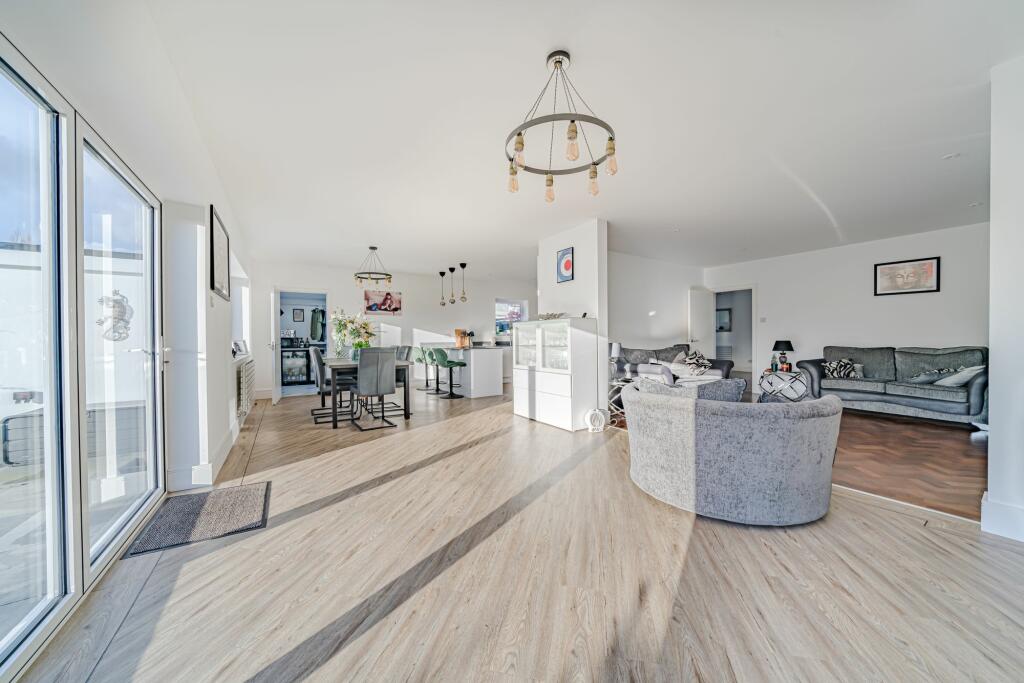 Additional image 38 of Burford Close, Christchurch, BH23