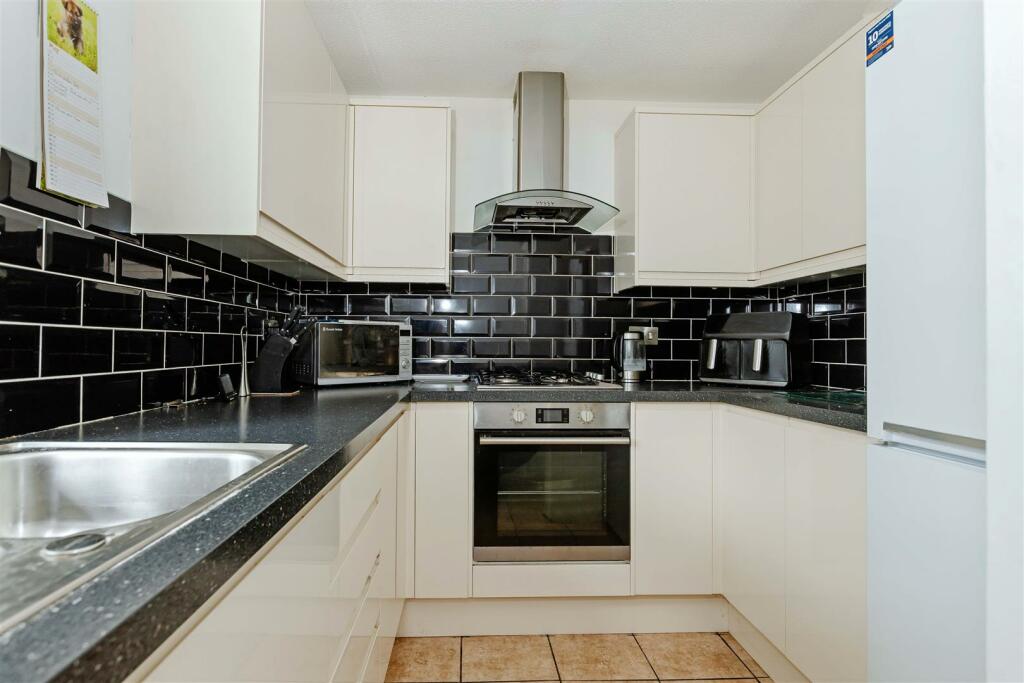 Additional image 10 of Lewis Court, Worthing, BN13 3RJ