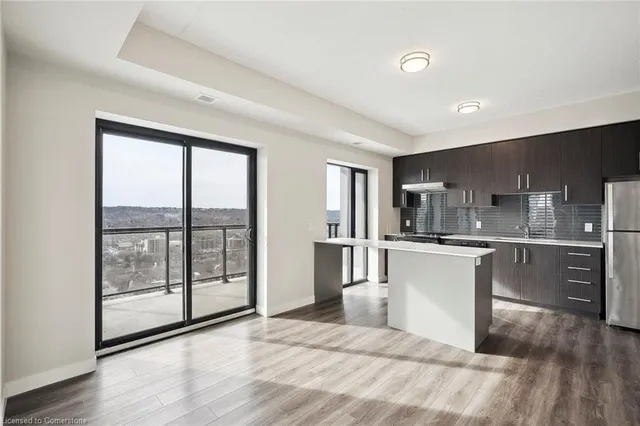 Additional image 12 of 15 Queen St S St Unit 2114