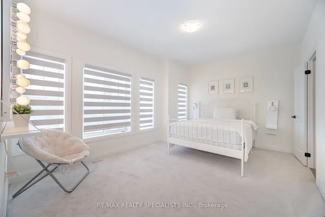 Additional image 23 of 18 Eastman Dr