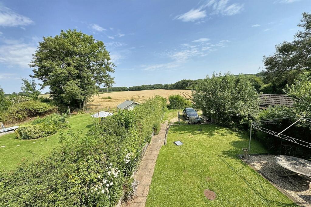 Additional image 2 of Horton