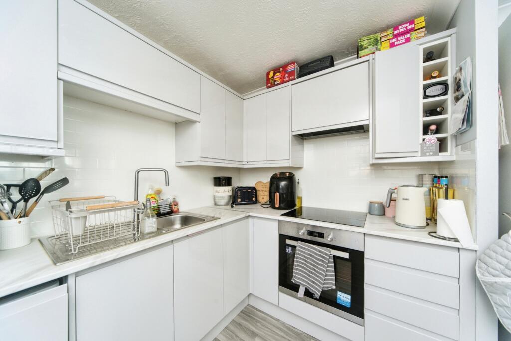 Additional image 5 of Snowdon Close, Eastbourne, East Sussex, BN23