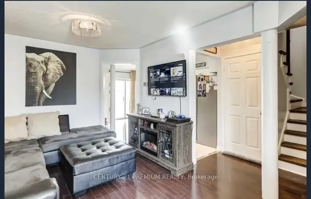 Additional image 3 of 14 Saddletree Tr