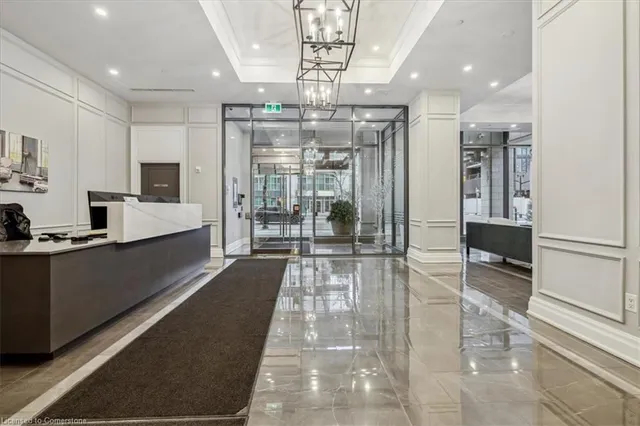 Additional image 4 of 2060 Lakehsore Rd Unit 1201