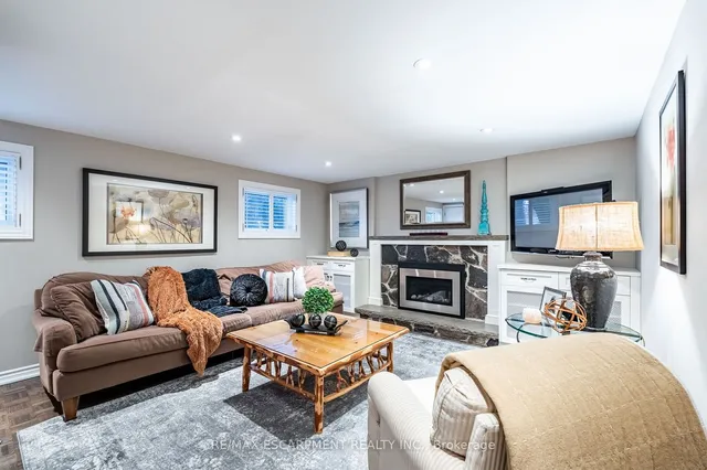 Additional image 23 of 3237 Woodward Ave