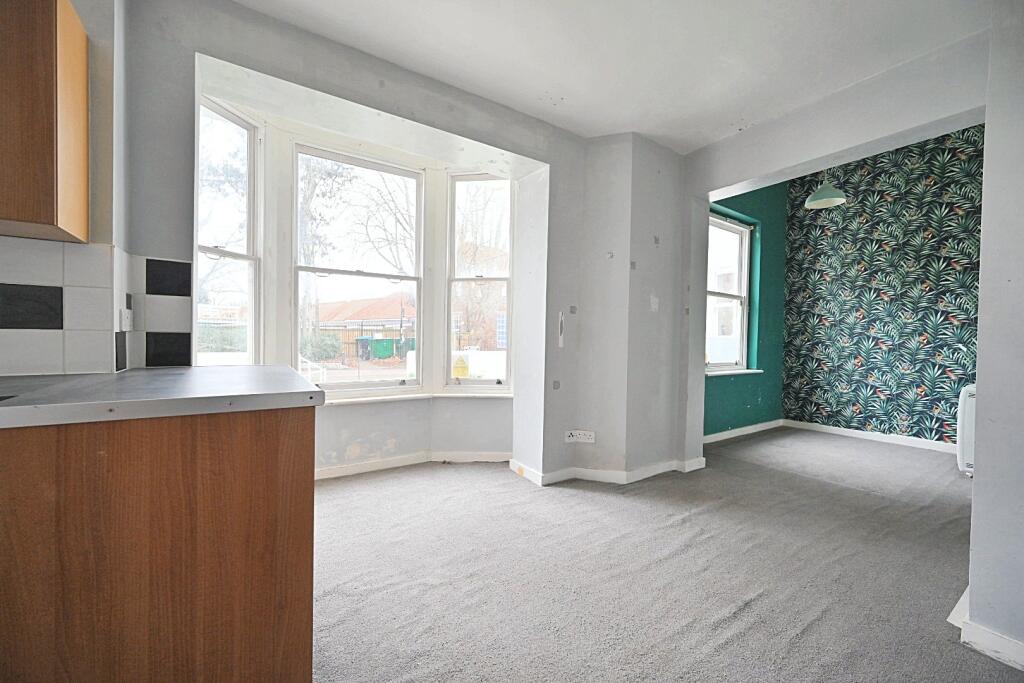 Additional image 7 of Flat 5, 14 Park Crescent, Worthing, West Sussex BN11 4AH